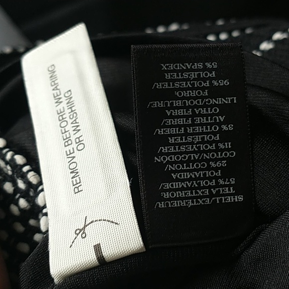 Black and White Sleeveless Dress - Picture 8 of 8